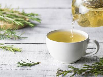  IZBACITE TOKSINE, OČISTITE JETRU I BUBREGE: Ovo "čudo" od napitka sadrži samo 4 sastojka koja već imate! 