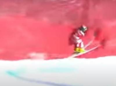  JEZIVO! LETELA 115 NA SAT PRAVO KROZ OGRADU! Svetska šampionka sletela sa staze, odneli je na nosilima! (VIDEO) 