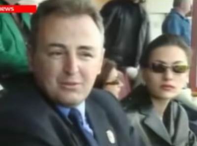  SLIKA SA OBILIĆEVOG STADIONA KOJA JE OBIŠLA SVIJET: O ovom Arkanovom gestu za Cecu su brujali svi! (FOTO, VIDEO) 