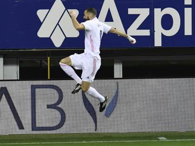  DOK JOVIĆA ČEKAJU U MILANU, SA KLUPE JE VIDEO POBEDU REALA: Peta u nizu za šampiona Španije! 