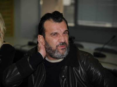  PRIVEDEN ACA LUKAS: Pevač u stanici, bežao od policije? 