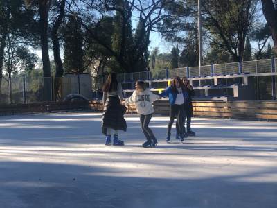  ZIMSKE ČAROLIJE: U PODGORICI OTVORENO KLIZALIŠTE! (VIDEO) 