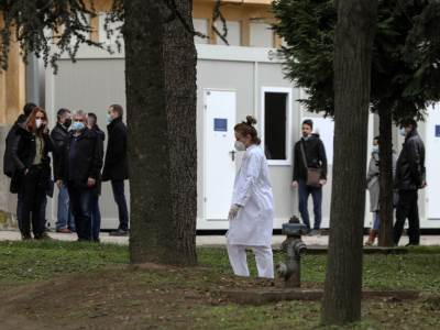  U Srbiji 35 osoba umrlo,  1.787 novozaraženih 