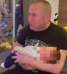  OVAKVOG ĐANIJA DO SADA NISTE VIDJELI: Slađa ga snimila dok čuva unuka, ono što radi RAZNJEŽILO JE SV 