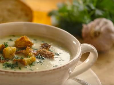  ITALIJANSKA ČORBA OD BIJELOG LUKA JE SAVRŠENA ZA ZIMSKE DANE: Topla, ukusna i odlična za zdravlje ci 