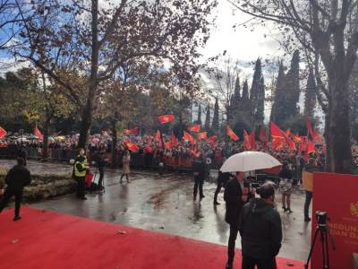  PROTEST ISPRED SKUPŠTINE: "NE DAMO DRŽAVU, NIJE OVO SRBIJA" (VIDEO) 