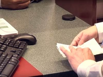  MIJENJAO LAŽNE HRVATSKE KUNE U BEOGRADSKIM MJENJAČNICAMA: Policija pronašla falsifikatora! 