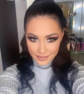  U STANJU SAM ŠOKA: Oglasila se Aleksandra Bursać nakon što joj je obijen stan! (FOTO) 