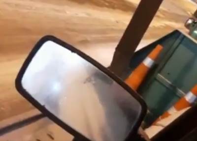  "PAUK" ODNEO AUTOMOBIL, ALI I VOZAČA: Rus zaspao u vozilu, usledio je ŠOK kad se probudio! (VIDEO) 