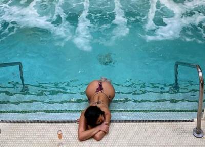  OGROMAN ĐAKUZI I POGLED NA GUZU OD MILION DOLARA: Starleta koju je proslavio pornić raspametila pratioce! (FOTO) 