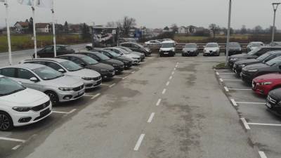  AUTOMOBILI SE NE PRODAJU ZBOG KORONE: Više od deset godina nije bilo ovako 