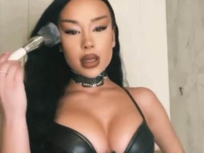  PROVOKATIVNA FOTKA ELENE KITIĆ "ZAPALILA" INSTAGRAM: Tigrasta bunda, go stomak, rame i izazovna poza (FOTO) 