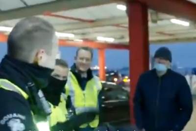  BRITANCI, DOBRO DOŠLI U EVROPSKU UNIJU! Holanđani im oduzeli SENDVIČE na granici - "Ovo ne možete da unosite u Evropu" 