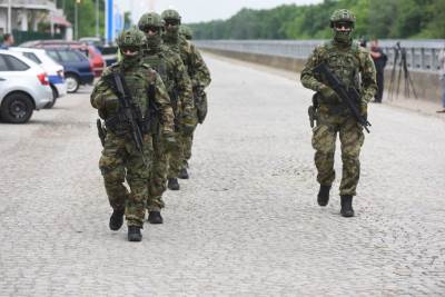  MAĐARSKA POLICIJA UHAPSILA CRNOGORSKOG DRŽAVLJANINA, pokušao da prokrijumčari 25 ljudi! 