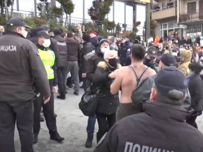  POLICIJA RAZBILA MAKEDONSKI KARNEVAL: Pogledajte kako su pripadnici MUP-a upali "maricama" i rasturi 