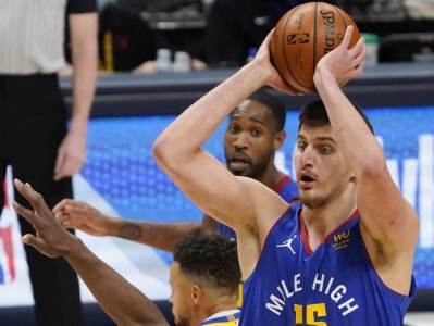  nikola-jokic-tripl-dabl-denver-golden-stejt. 