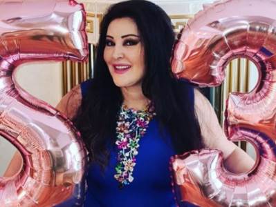  DRAGANA MIRKOVIĆ NAPUNILA 53 GODINE: Blista u plavom kraj balona i torte - čestitala joj i Brena preslatkim rečima! 