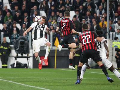  /mario-mandzukic-ac-milan-transfer-zvanicno. 