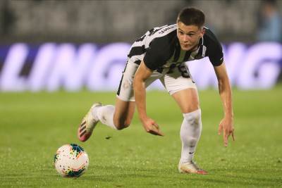  IGRAČ PARTIZANA "OTPAO" SA SPISKA SRBIJE: Povredio se već na prvom treningu reprezentacije! 