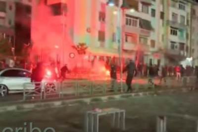  HAOS U ALBANIJI! Opšta makljaža navijača dva najveća kluba: Korišćene baklje, pucale flaše, letjele štangle 