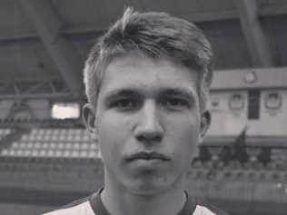  TRAGEDIJA! MLADI FUDBALER BRUTALNO UBIJEN: Nožem u srce napadači okončali život fudbalske nade! 