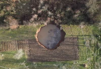  GEOFIZIČAR RAZREŠIO MISTERIJU RUPA KOD PETRINJE: Mogu da se stvore i ispod temelja kuće, a pojavile bi se i bez potresa 