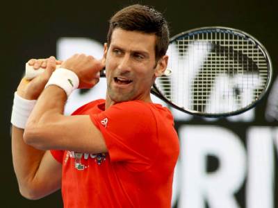  novak-djokovic-egzibicija-adelejd-australija-predao-mec-izasao-na-teren-zuljevi-publika 