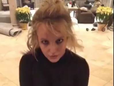  "OVO JE BOLNO GLEDATI" - BRITNI SPIRS PONOVO ŠOKIRA: Izvela "čudan" ples, fanovi je zamolili da PRESTANE! (VIDEO) 