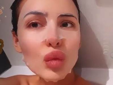  SNIMKOM IZ KADE NAPRAVILA HAOS: Anastasija uživa u pjenušavoj kupki, golim nogama zapalila društvene 