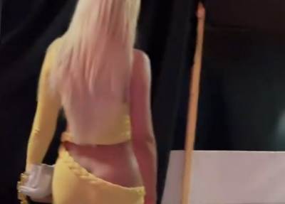  /jelena-karleusa-bez-gaca-foto 