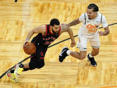  KAKAV LUDAK - UBACIO 54 POENA I OBORIO 3 REKORDA: NBA bruji o šuterskoj partiji zvijezde Toronta! (VIDEO) 