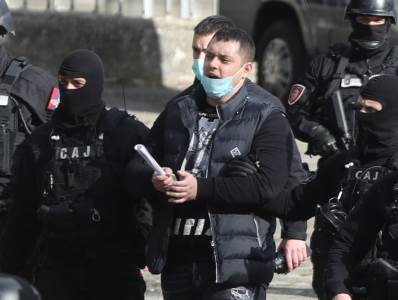  POGLEDAJTE ŠTEK VELJE NEVOLJE NA RUDNIKU: Grupa krenula ka vikendici da se primiri, ali ih je policija presrela (FOTO) 