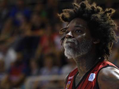  "IMAO SAM NOVCA I NISU POSTOJALE GRANICE": Bio je NBA nada, rame uz rame sa Janisom, sada se povukao sa 28 godina! 