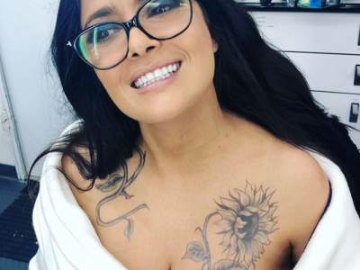  salma-hajek-dekolte-grudi-novi-film-2021-tetovaze 