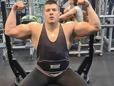  HILJADU LAJKOVA ZA TRI MINUTA: Ludnica zbog novih fotki Slobe Radanovića - helanke i bradavice zapalile Internet! (FOTO) 