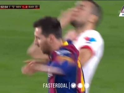  PROVOCIRAO MESIJA, PA DOBIO LAKAT U GLAVU: Argentinac izgubio živce, ovo mu je drugi ispad ove sezone! (VIDEO) 