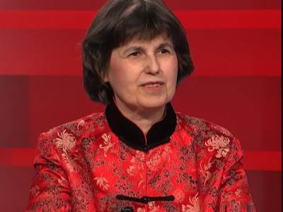  PRIVUCITE SREĆU I DOBITAK U 2021. GODINI: Zašto je važno da baš obučete nešto crveno i zaboravite stare svađe? 