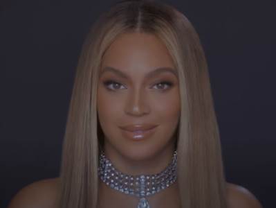  OVAKO VRUĆU BIJONSE I NJENE OBLINE JOŠ NISMO VIDELI: Ponosno pokazuje celulit i kilograme, otkrila g 