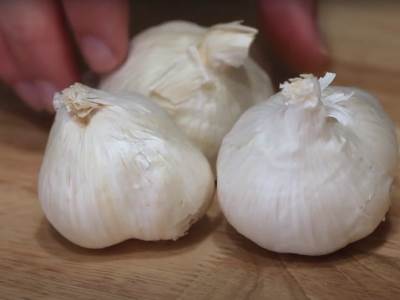  BELI I CRNI LUK, KUPUS I ŠARGAREPA SU ČUDO ZA IMUNITET: Doktorka objasnila zašto je baš ovo povrće sada važno jesti! 