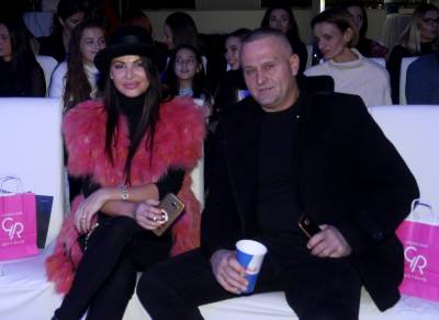  SUPRUGA SAM ZAKLJUČALA, RAZNE DEVOJKE SU SE MUVALE OKO NJEGA 