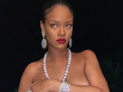  RIJANA GOLA NA TERASI LUKSUZNE VILE: "Vratila se da razbije internet"! (FOTO) 