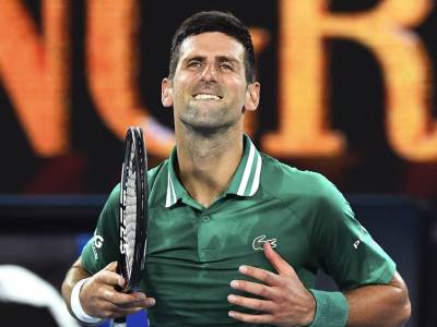  NOVAK VIŠE NIJE POVREĐEN? OVO JE OHRABRUJUĆA IZJAVA! Pogledao je ka boksu i posebno se zahvalio jedn 