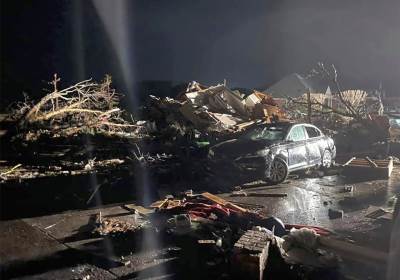  HAOS U AMERICI, TORNADO RUŠIO SVE PRED SOBOM! Ubio najmanje troje ljudi, više osoba povređeno (VIDEO 