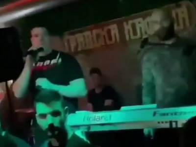  GASI MUZIKU! 100.000 PREGLEDA ZA PREKINUT NASTUP SLOBE RADANOVIĆA: Pevao na korona žurci, pa objavio snimak! (VIDEO) 