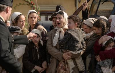  OTHRANILA ME JE ŽENA KOJA JE PREŽIVJELA JASENOVAC: Glumica zamalo zaplakala u emisiji dok je pričala o filmu 