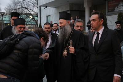  NOVI PATRIJARH PRVI PUT MEĐU NARODOM: Porfirije nakon Sabora izašao na ulice, pa pozdravio okupljene 