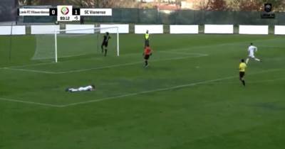  SVE SMO VIDELI, OVAKAV AUTOGOL NISMO: Šta radiš, čoveče!? Greška kojoj se smeje ceo svet! (VIDEO) 