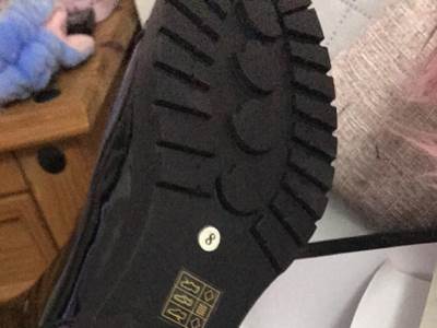  NARUČILA ČIZME ONLAJN, PA SE ŠOKIRALA KADA JE STIGAO PAKET: Ne mogu da verujem, povratiću! (FOTO) 