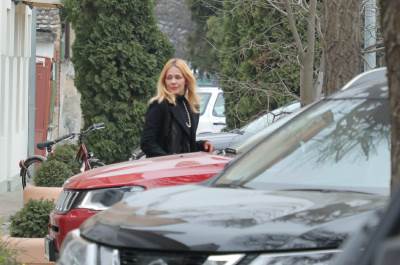  POTRESNI PRIZORI ISPRED BALAŠEVIĆEVE KUĆE: Prva slika Đoletove Olivere posle najtužnije noći u Novom 