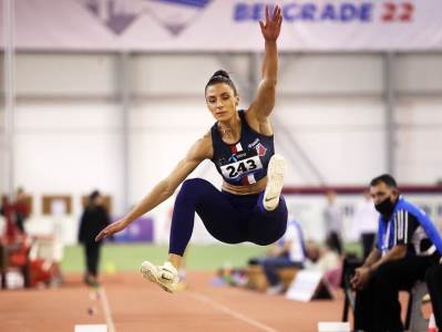  IVANA ŠPANOVIĆ ŠAMPIONKA BALKANA: Atletičarka osvojila zlato u Istanbulu! 